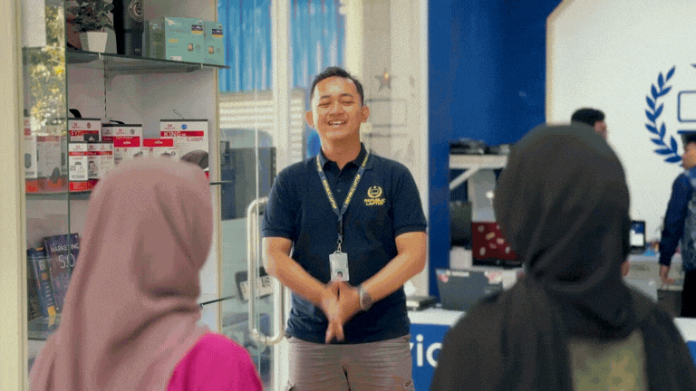 Suasana membaca buku di perpustakaan SPPG