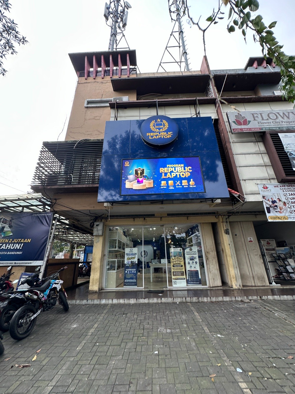 Republic Laptop Bandung